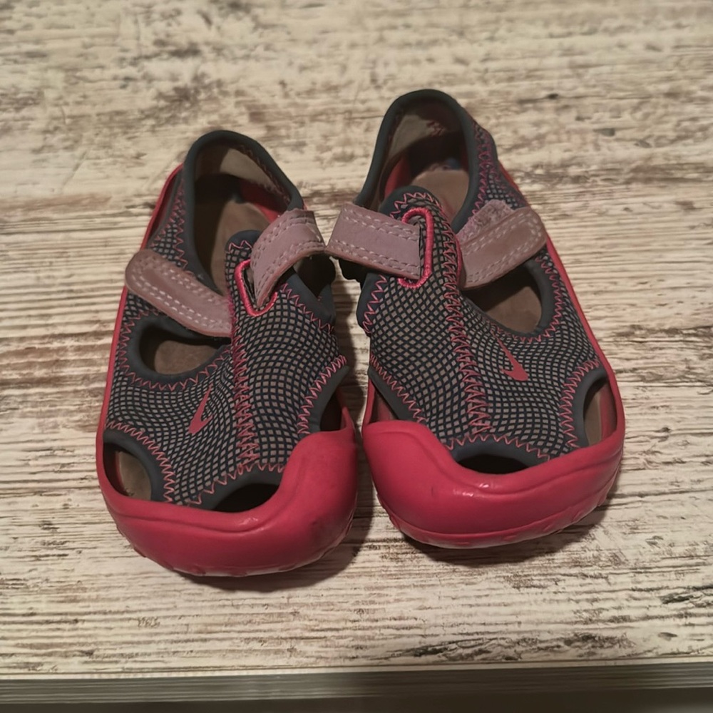 toddler nike sandals